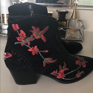 Ankle boots